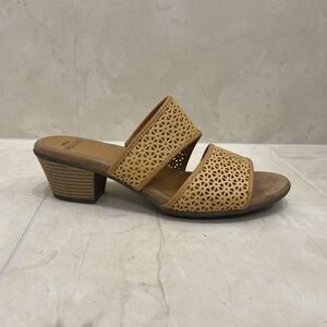 Earth Origins Sz 9 EUC Sandals Perforated Leather Cayla Tan Brown 9M Wedge Heel